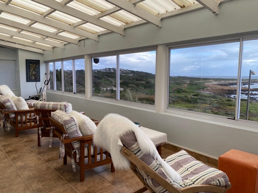 5 Bedroom Property for Sale in Sandbaai Western Cape